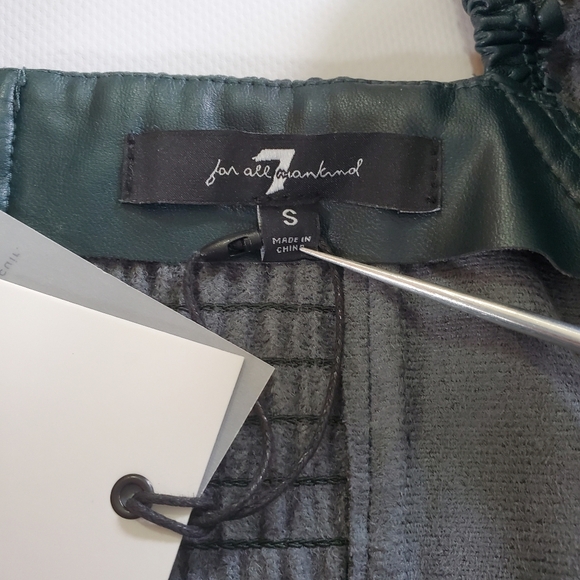 2136 * 7 For All Mankind Faux Leather Crop Top Dark Green Size S NWT 7FAM - Picture 3 of 9